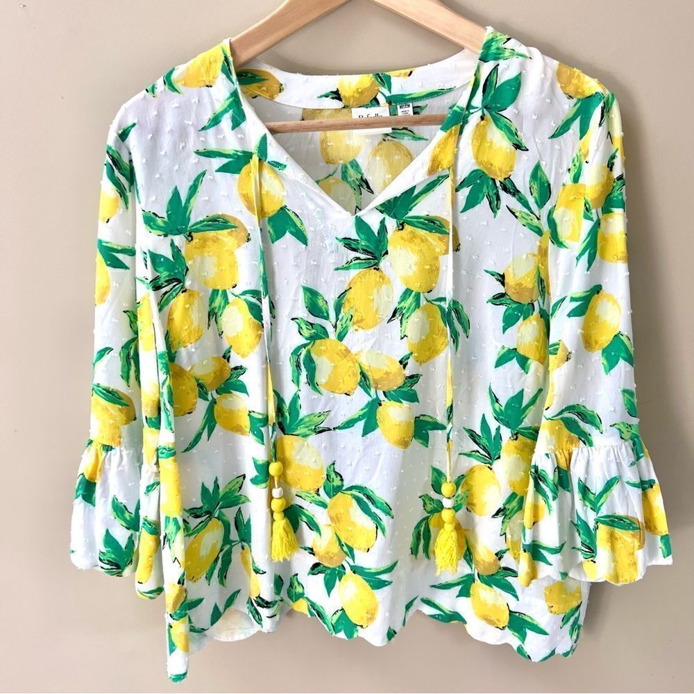 Rafaella lemon print flared sleeve top.  Size MP